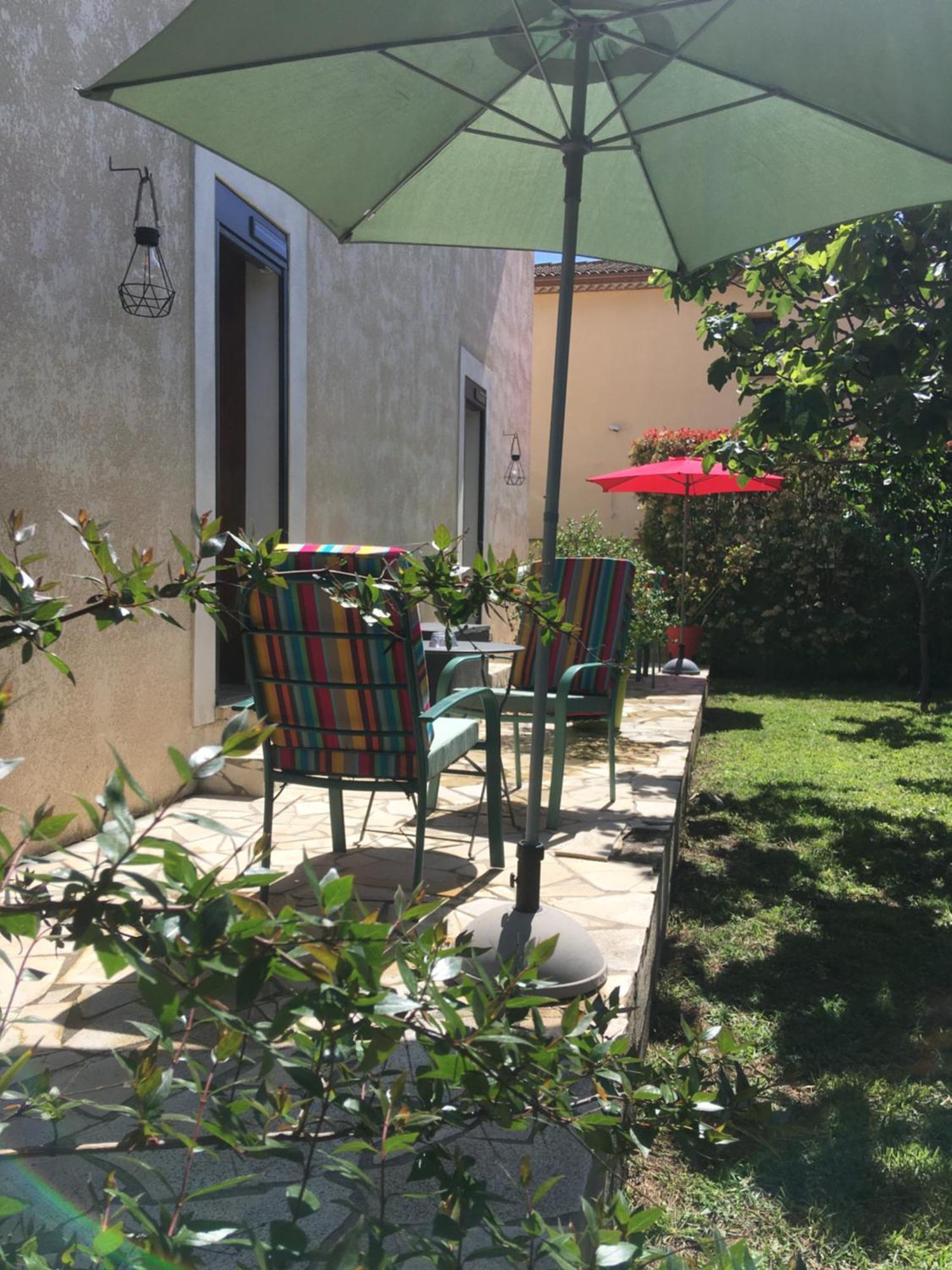 Les villas du triangle - chambres d'hôtes Nîmes Extérieur photo